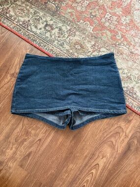 silence + noise Low-waisted Stretch Denim Shortie Skirt-Shorts